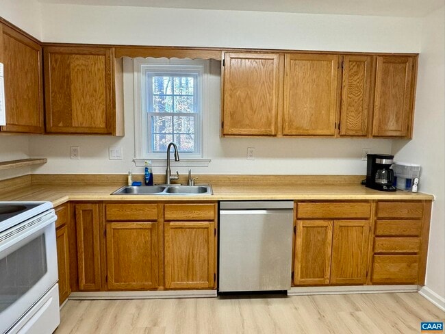 Building Photo - 3176 Crossfield Ln