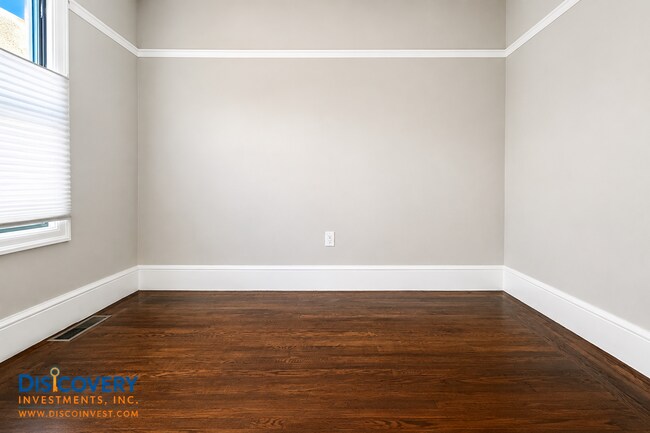 Building Photo - Stylish and Sophisticated Bungalow off Piedmont Avenue
