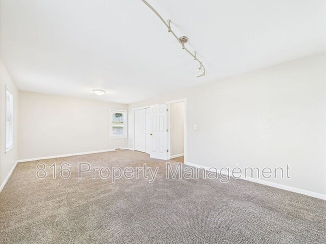 Building Photo - 4321 N Lister Ave
