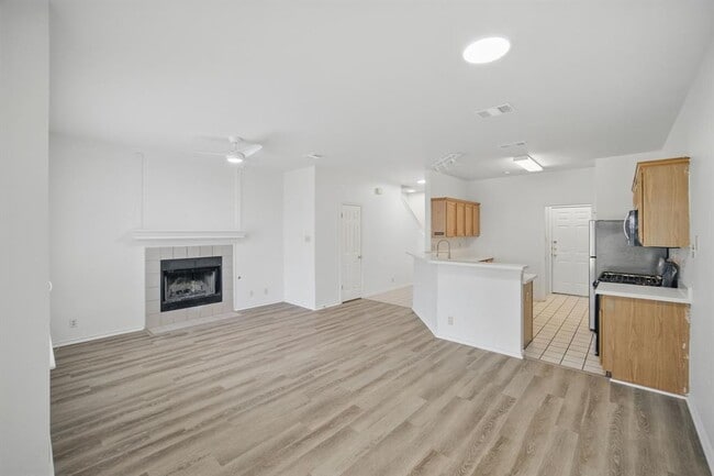 Building Photo - 2808 Kestrel Dr