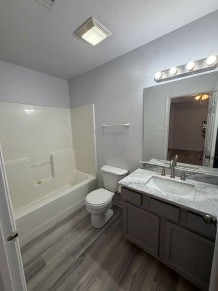 Building Photo - 15149 Deer Creek Dr