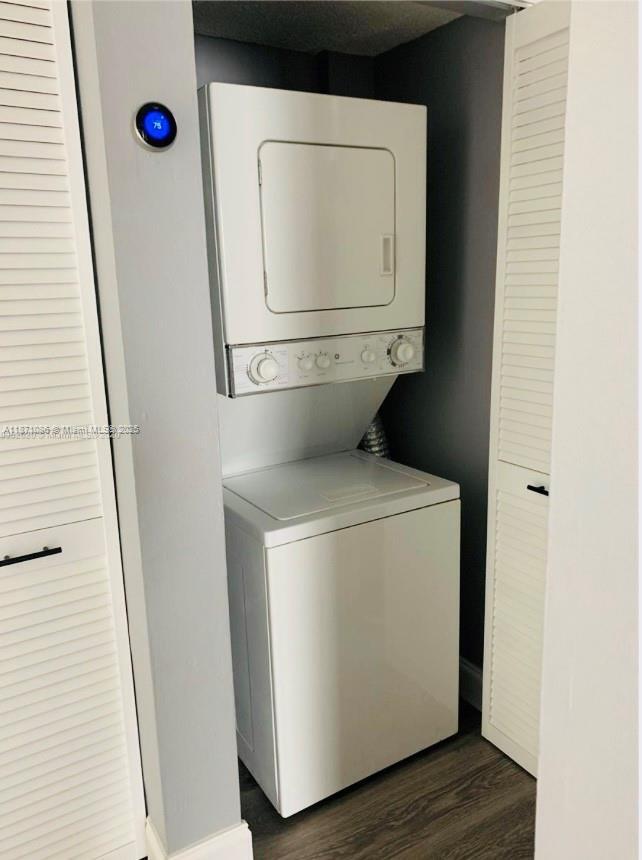 Building Photo - 10450 SW 157th Ct