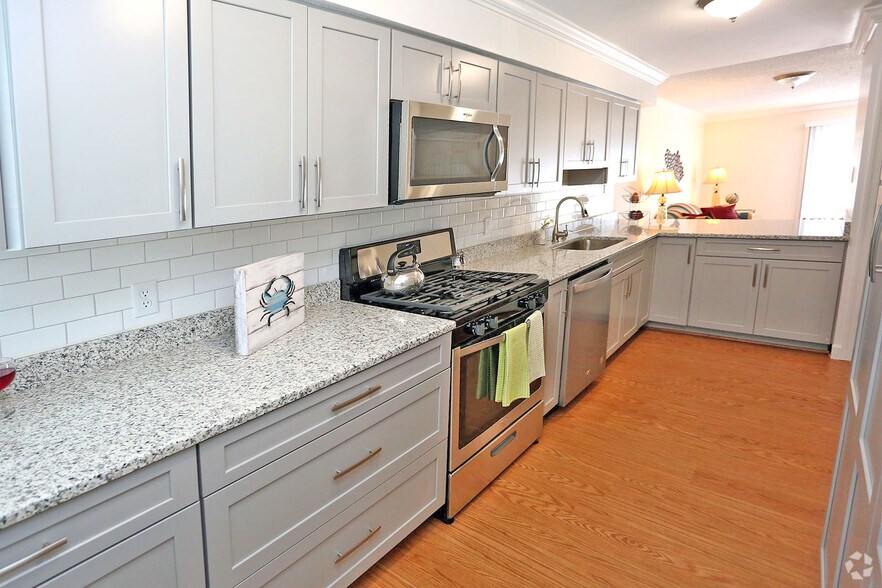 Independence at Town Center 4725 Onondaga Rd Virginia Beach VA 23462 Apartment Finder