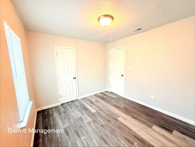 Building Photo - 403 Veterans Ave
