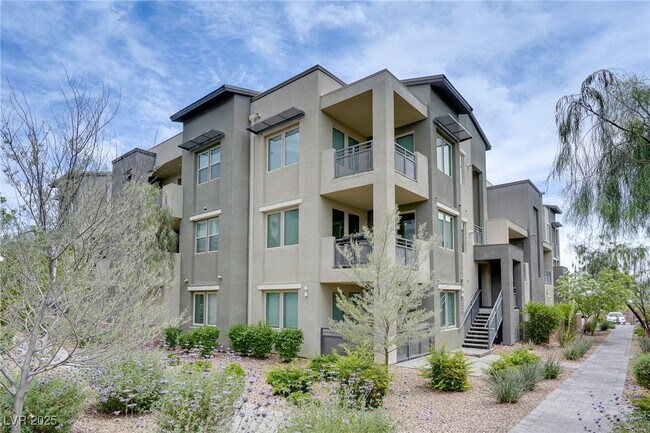 Building Photo - 11231 Hidden Peak Ave