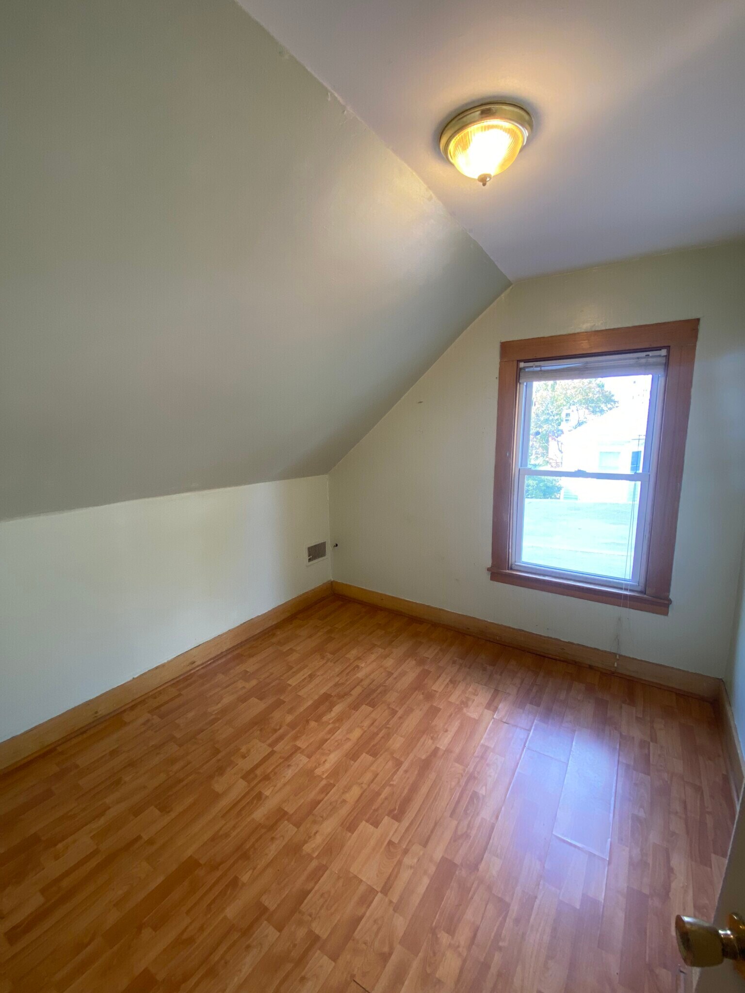 Building Photo - 12 Andrew St