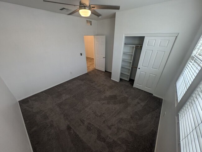 Building Photo - 4811 Shady Chestnut Ct