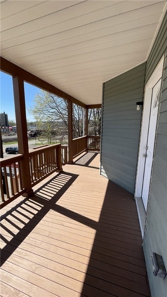 Building Photo - 424 W 7th Ave