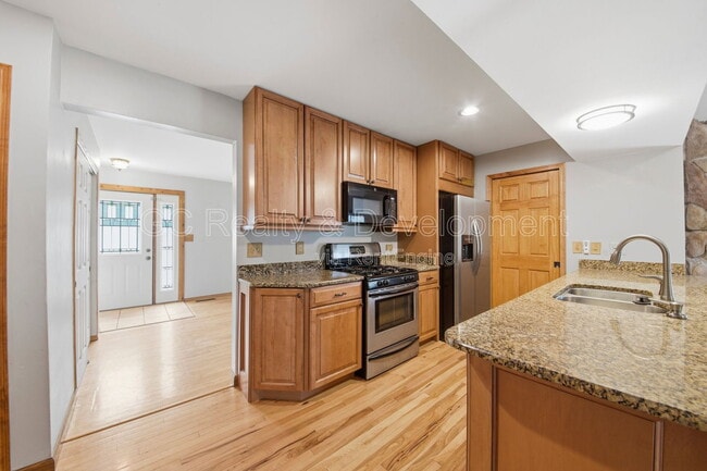 Building Photo - 938 Canterbury Dr
