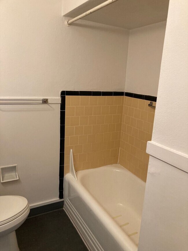 Building Photo - A great connection make all the difference!