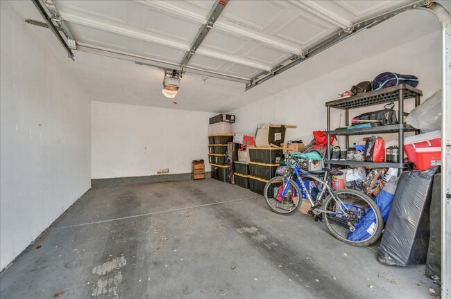 Building Photo - 555 E Silverado Ranch Blvd