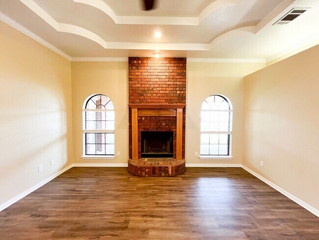 Building Photo - Available NOW!!!! You must see this is a Fabulous Home. 4 bedrooms, office, 2 bath, 2 car garage ...