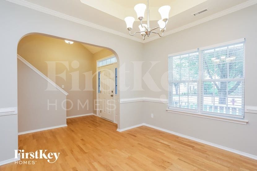 Building Photo - 5401 Cahaba Way