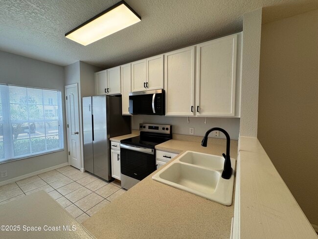 Building Photo - 1349 Hampton Park Ln