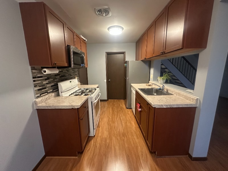 Building Photo - 310 Farmingdale Cir