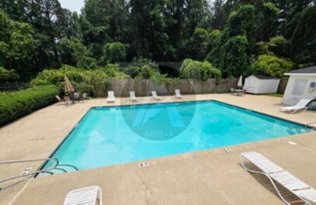 Building Photo - 1041 Kennesborough Rd NW