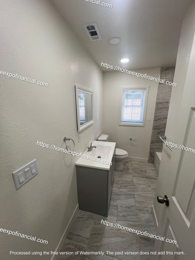 Building Photo - Nice Front House In The City Of San Bernardino