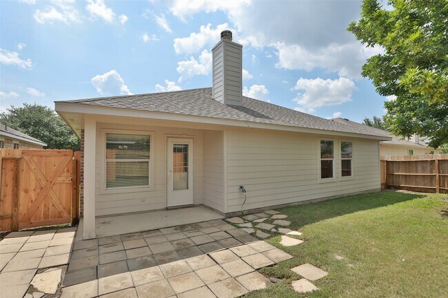 Building Photo - 24918 Oconee Dr