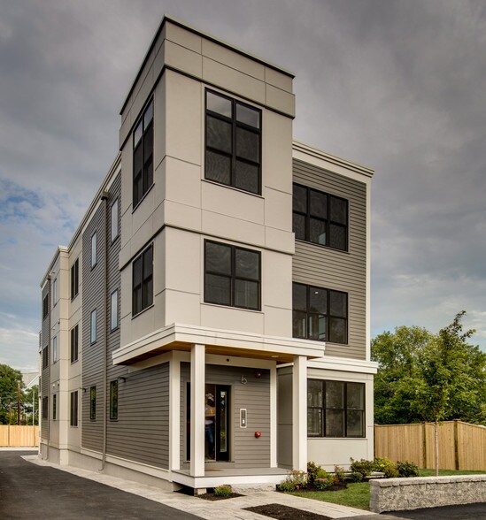 Building Photo - 46 Murdock St