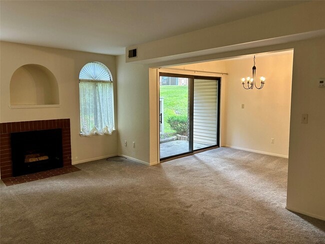 Building Photo - 108 Pine Hollow Way