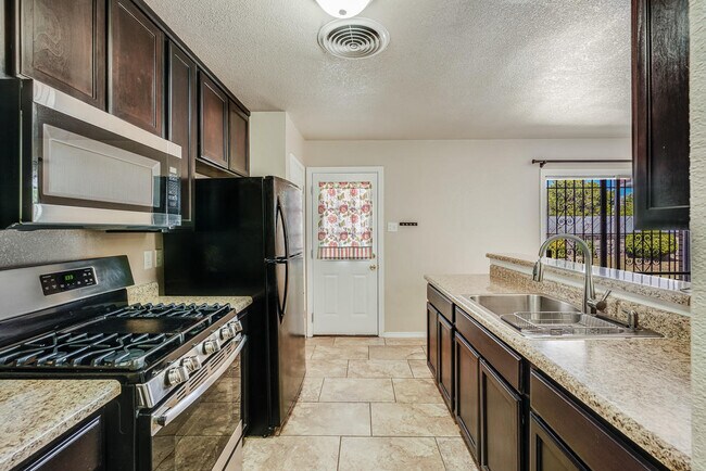 Building Photo - 5301 Marcillus Ave