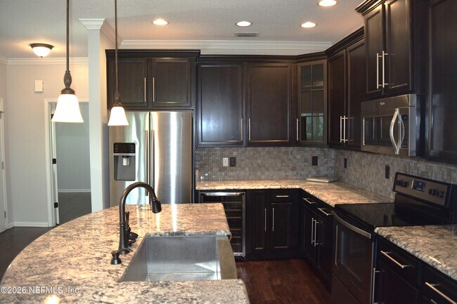 Building Photo - 247 Amistad Dr