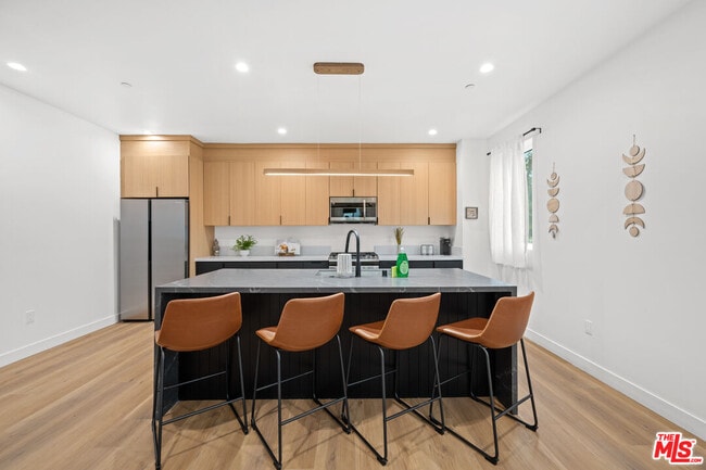 Building Photo - 841 N McCadden Pl