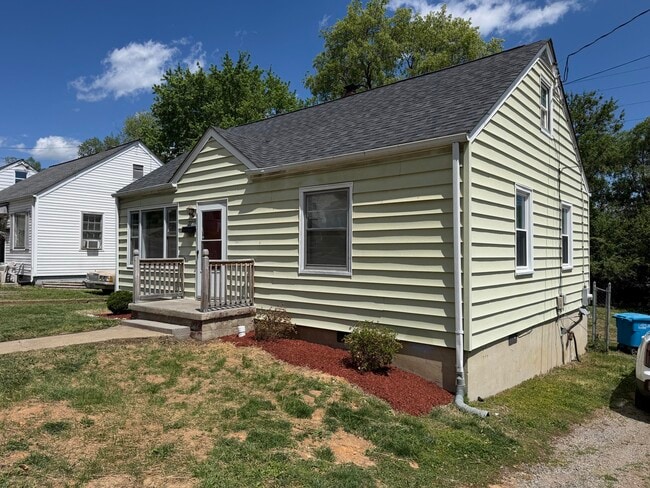 Building Photo - 2205 Plantation Rd NE