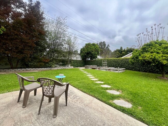Building Photo - VISTA DEL ORO  3 BEDROOM HOUSE
