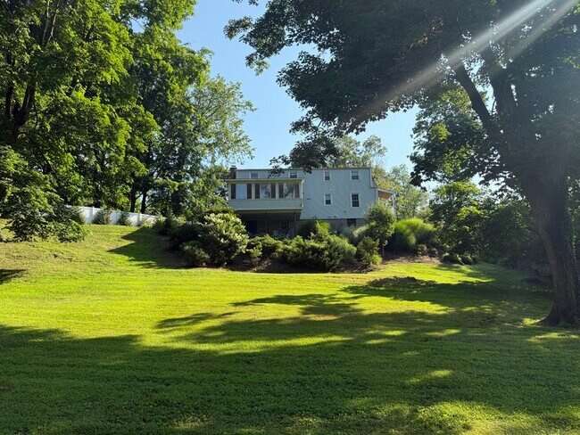 Building Photo - 111 Mill Hill Rd