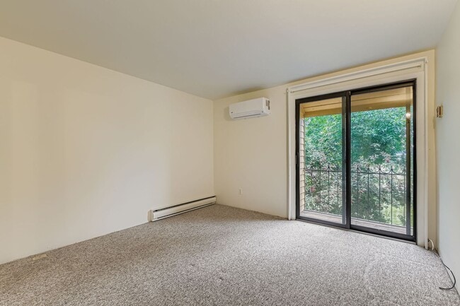 Building Photo - Beautiful 4-Bedroom Home with Mountain Vie...