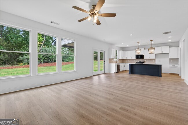 Building Photo - 12 Coretta Ct