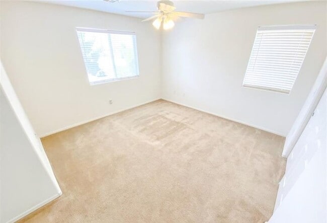 Building Photo - ENJOY THIS STUNNING 3 BEDROOM WITH A TRANQ...