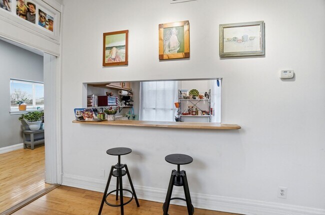 Building Photo - 1220 Louden St