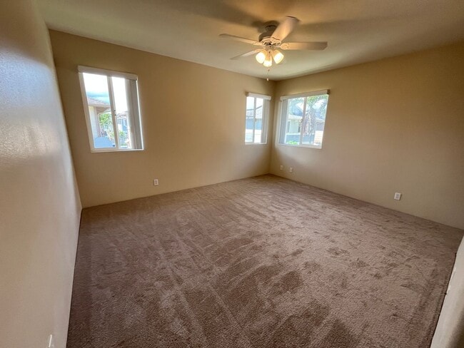 Building Photo - Ewa Beach (Montecito) - Must see!! 4 bedro...