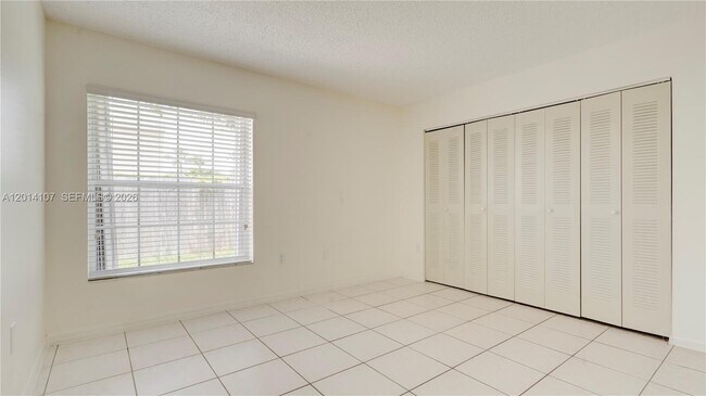 Building Photo - 6410 SW 112th Pl