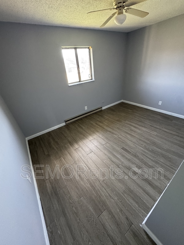 Building Photo - 315 East Ln