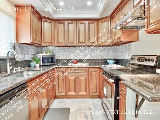 Building Photo - 15205 Budlong Ave