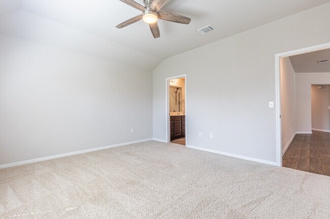 Building Photo - 14007 Levy Ln