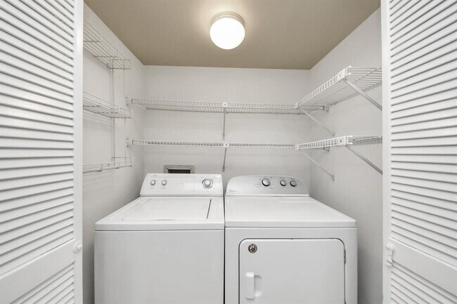 Building Photo - 2120 El Paseo St