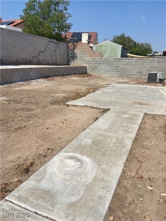 Building Photo - 1121 Basin Brook Dr