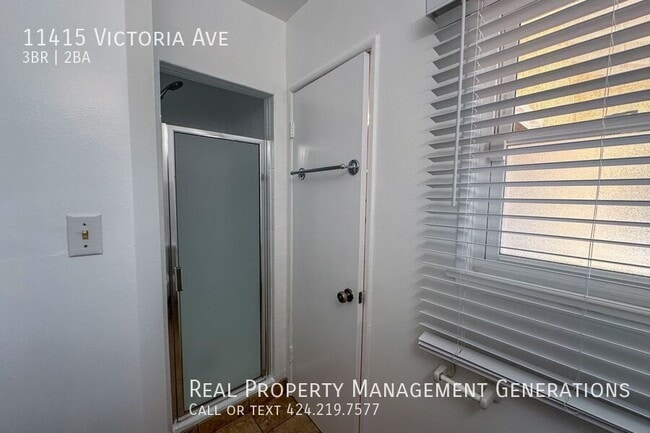 Building Photo - 11415 Victoria Ave