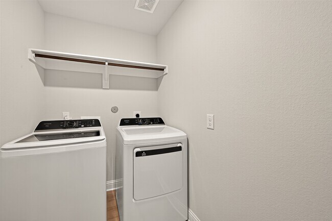 Building Photo - 409 Aurora Creek Ln