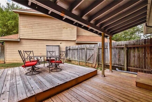 Building Photo - 8903 Shattuck Cove