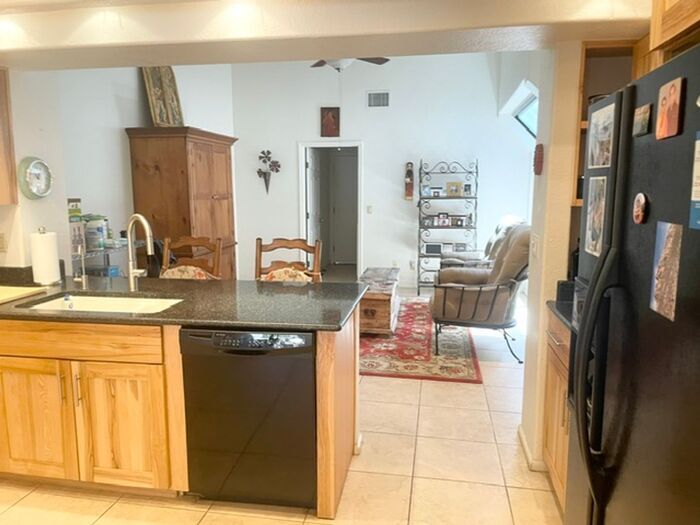 Building Photo - 7133 E Grey Fox Ln