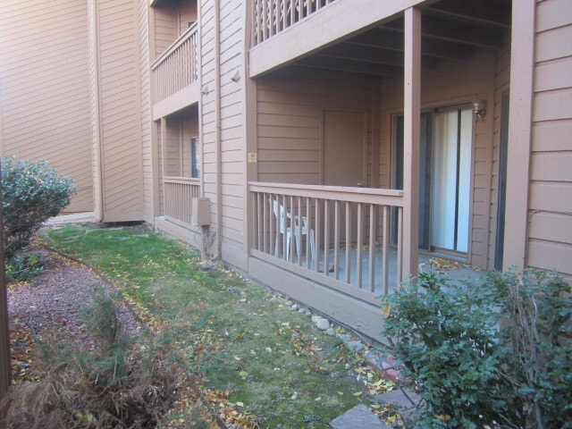 Building Photo - Large Updated One Bedroom Gold Run Condo!  Perfect Location!