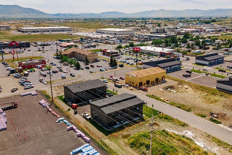 Building Photo - 205 Fletching Way