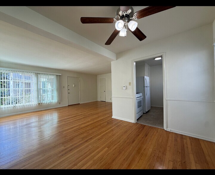 Building Photo - 1121 26th St