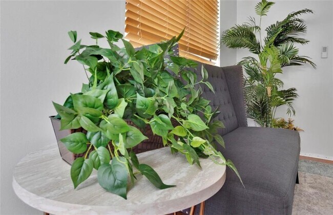 Building Photo - 2411 Huntingdon Chase