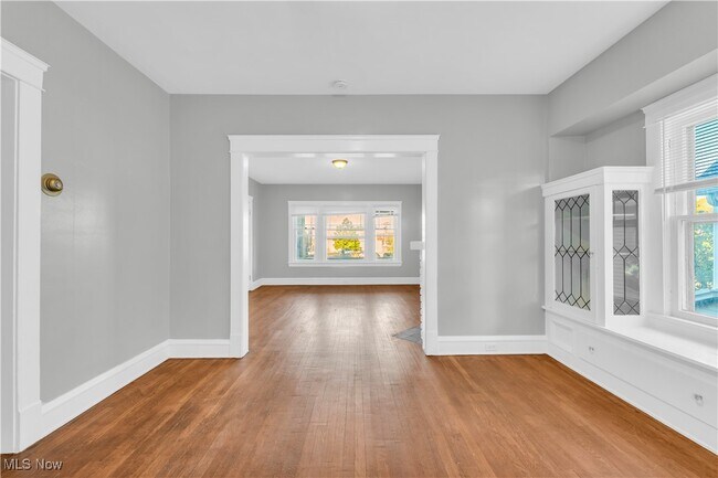 Building Photo - 1239 W 115th St